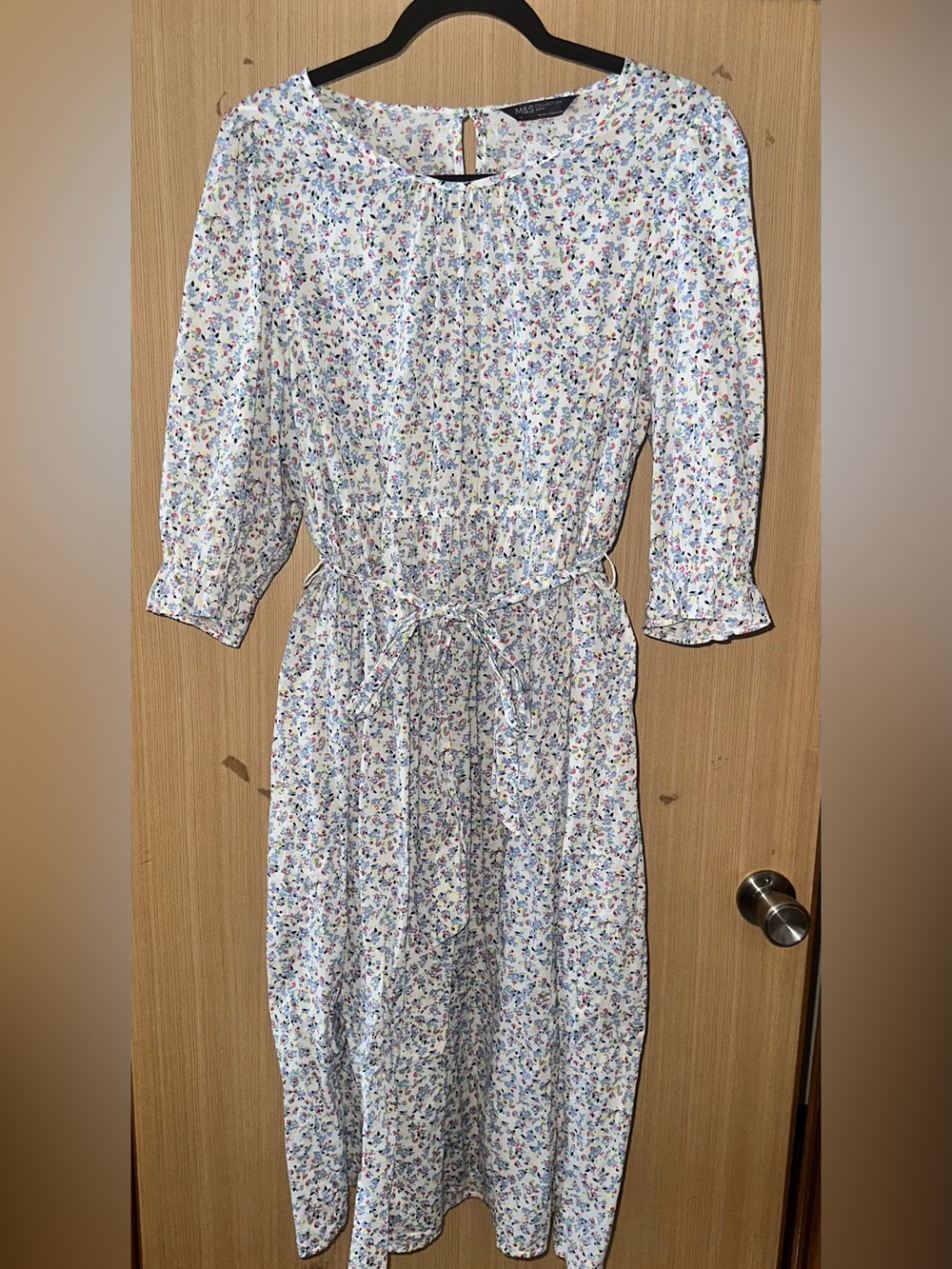 Dress - Picture 1 of 3